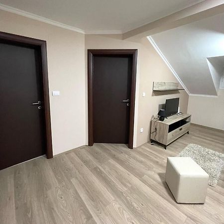 Vivko Apartments Veliko Gradiste Bagian luar foto