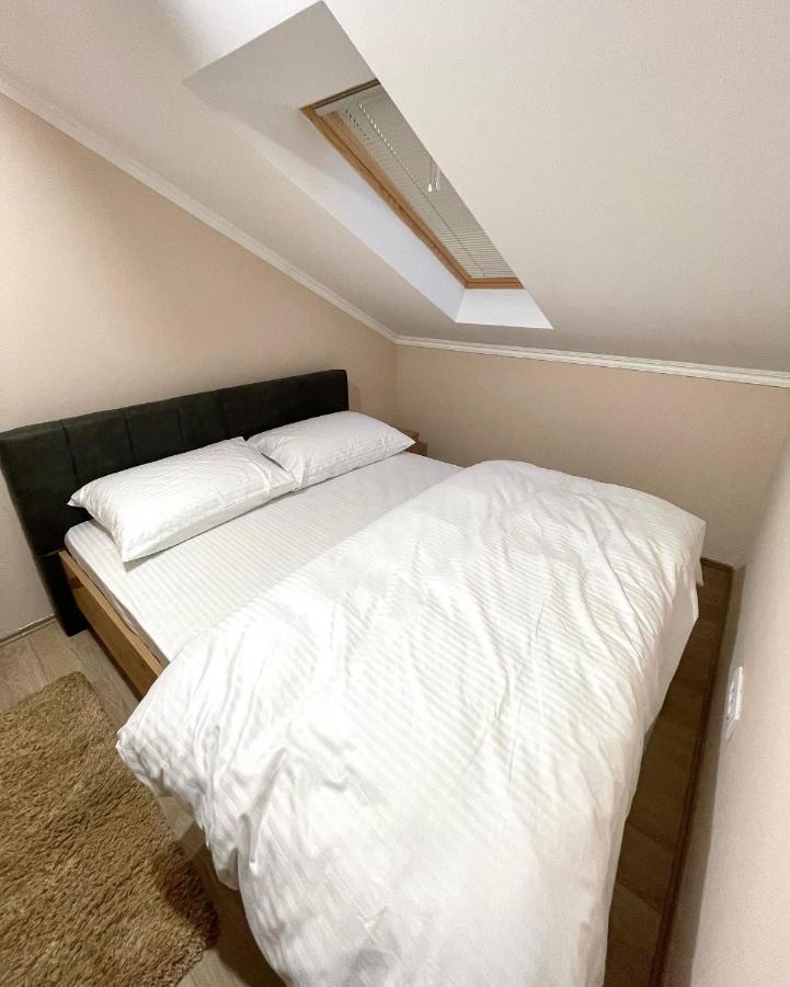 Vivko Apartments Veliko Gradiste Bagian luar foto