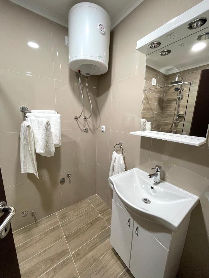 Vivko Apartments Veliko Gradiste Bagian luar foto